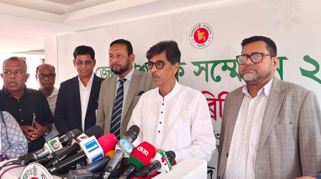 বন্যায় ক্ষতিগ্রস্ত কৃষকদের সাড়ে সাত  হাজার টাকা করে দেওয়া হবে : কৃষিমন্ত্রী